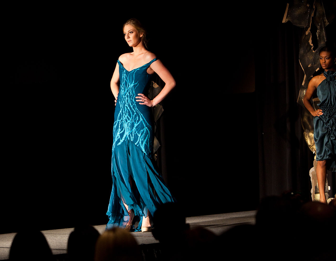 Elements_Fashion_Show_at_College_of_DuPage_2015_44_(17495819336)
